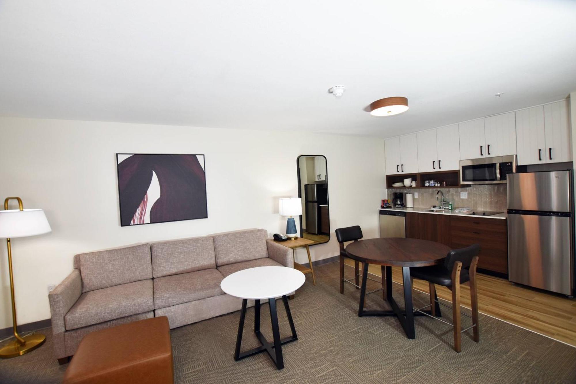 Staybridge Detroit-novi By Ihg Novi